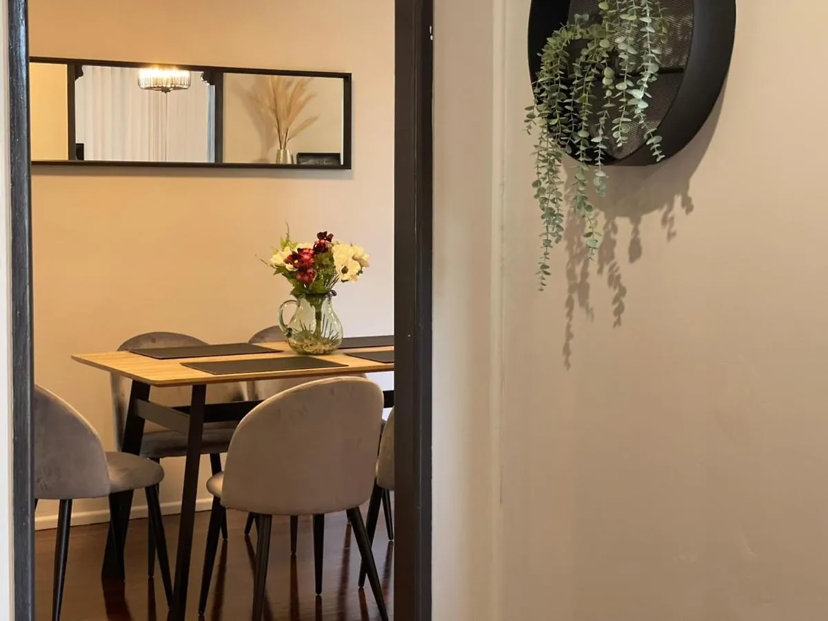 Cozy 3 Bedroom And Office Space In Center Of Kallangur 0*,  Australien