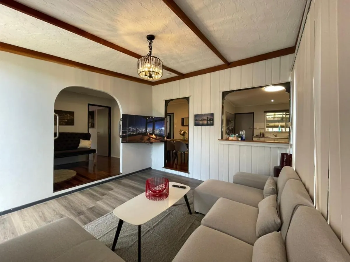 Cozy 3 Bedroom And Office Space In Center Of Kallangur Lejlighed